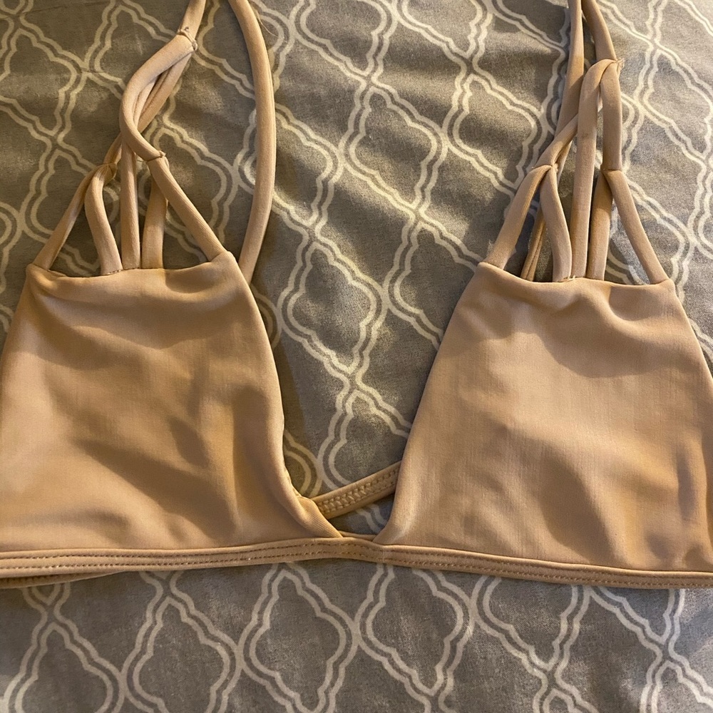 Nude Acacia bikini with no flaws
